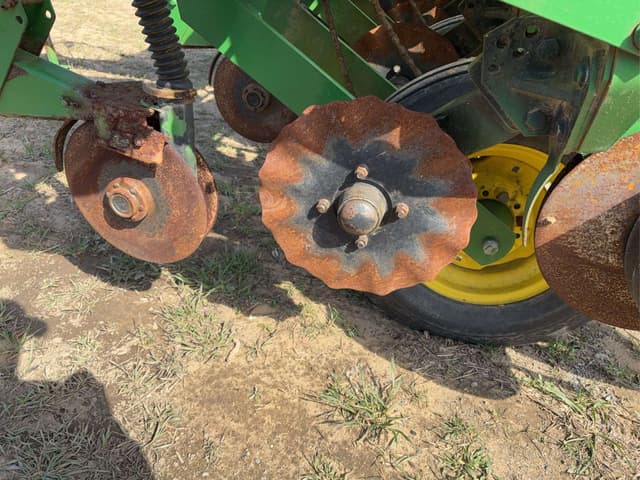 Image of John Deere 7000 equipment image 3