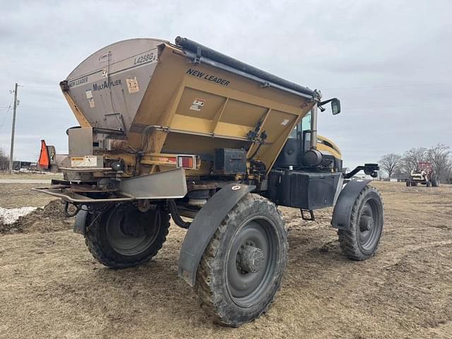 Image of RoGator RG1100 equipment image 4