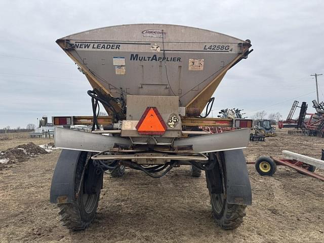 Image of RoGator RG1100 equipment image 3