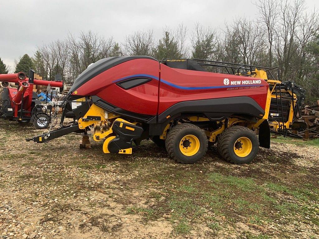 Image of New Holland Big Baler 330 Plus CropCutter Primary Image