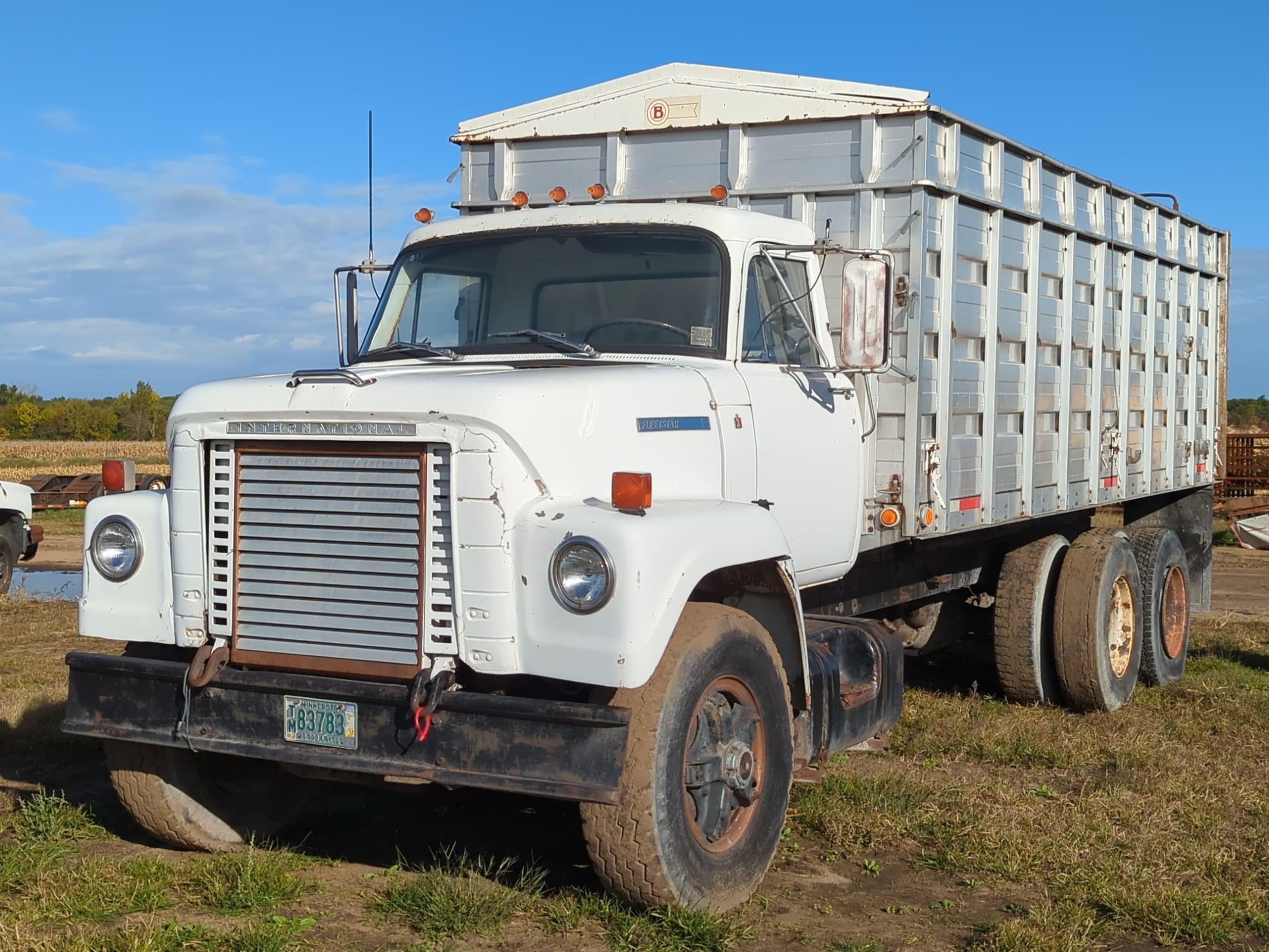 1977 International Fleetstar 1900 Equipment Image0