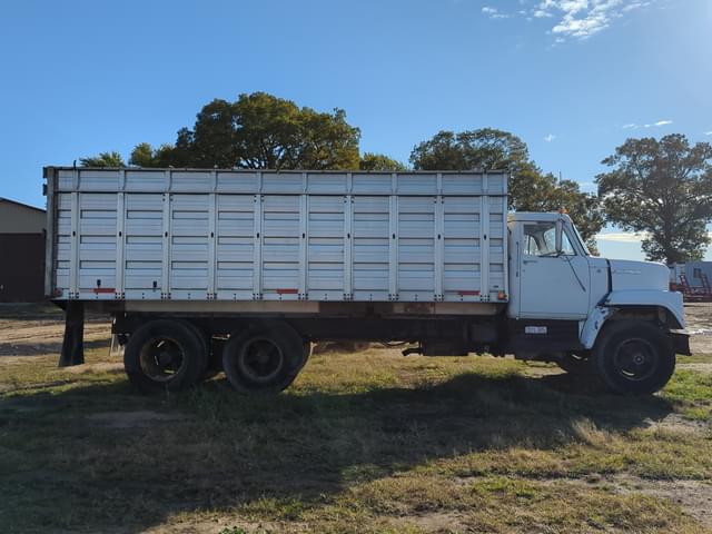 Image of International Fleetstar 1900 equipment image 4
