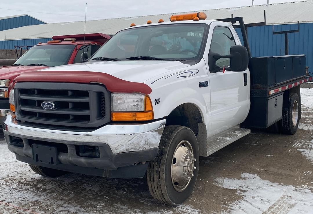 Image of Ford F-450 Primary image