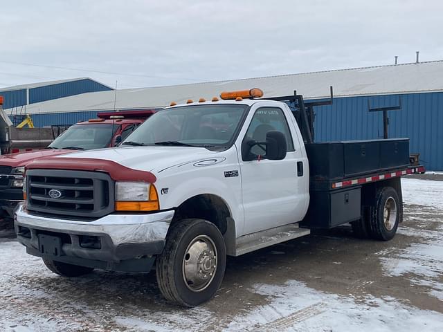 Image of Ford F-450 equipment image 3