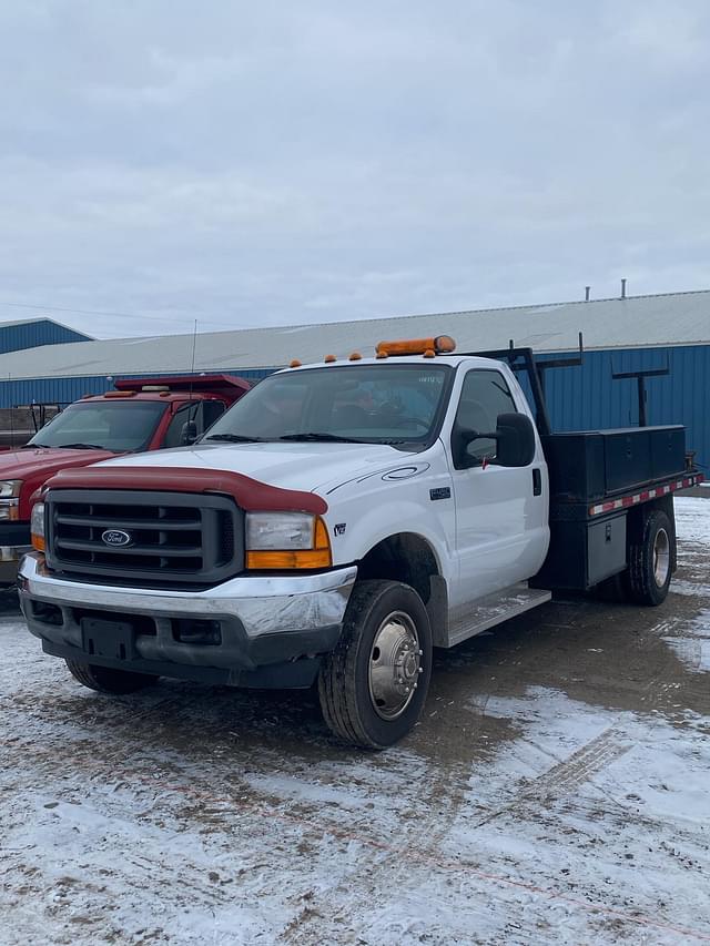 Image of Ford F-450 equipment image 2