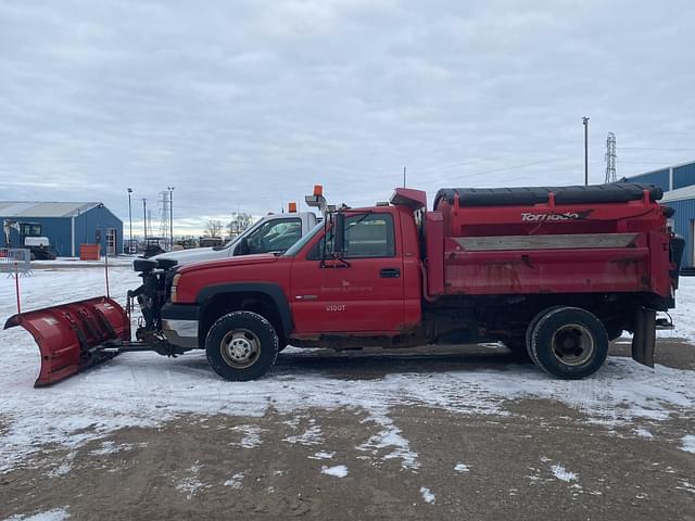 Image of Chevrolet K3500 equipment image 3