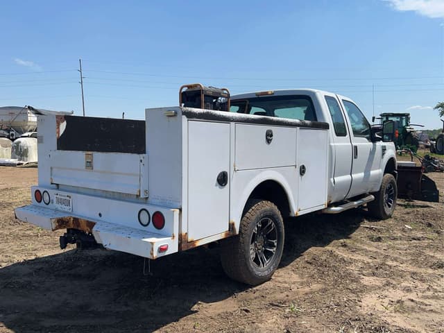 Image of Ford F-250 equipment image 3