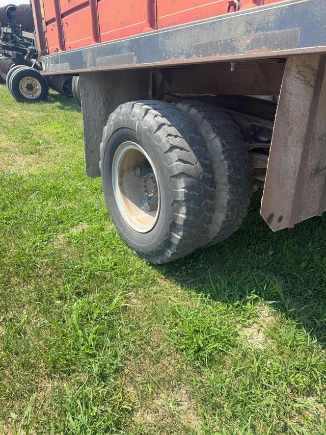 Image of Chevrolet D6500 equipment image 4