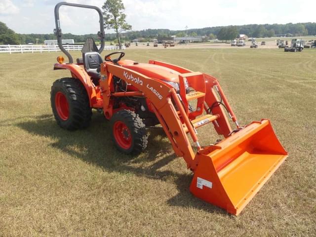 Image of Kubota L2501HST equipment image 1