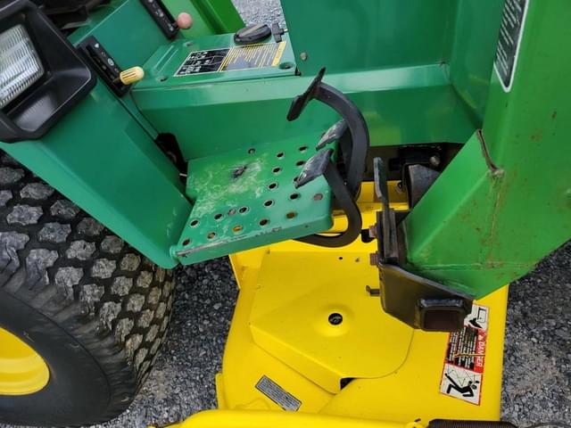 Image of John Deere 855 equipment image 4