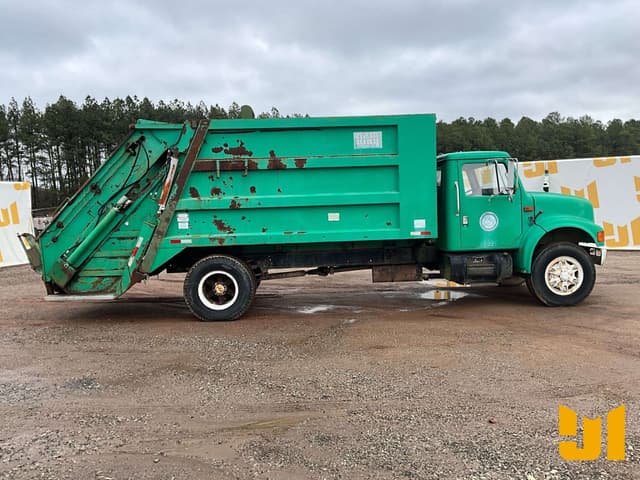 Image of International 4900 equipment image 3