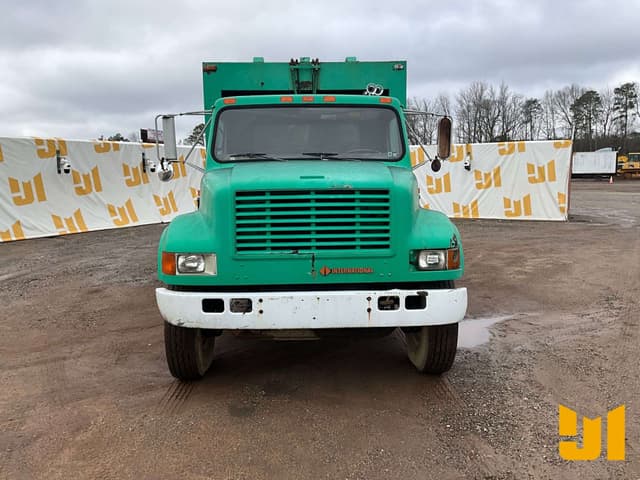 Image of International 4900 equipment image 1