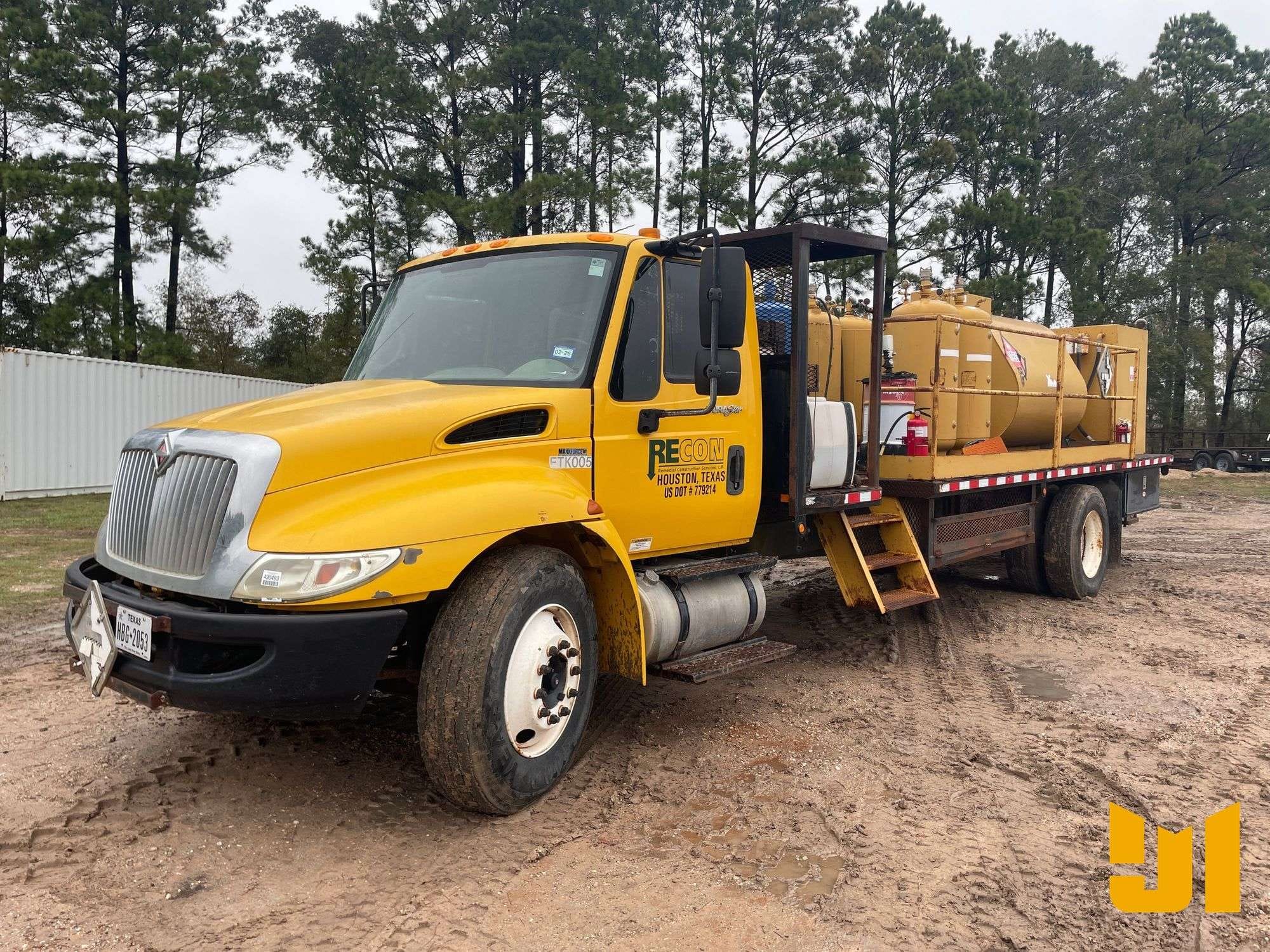 2010 International 4300 SBA Equipment Image0