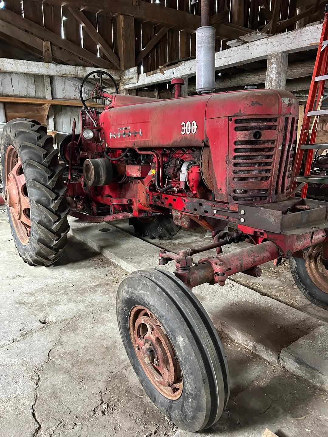 Image of Farmall 300 Image 0