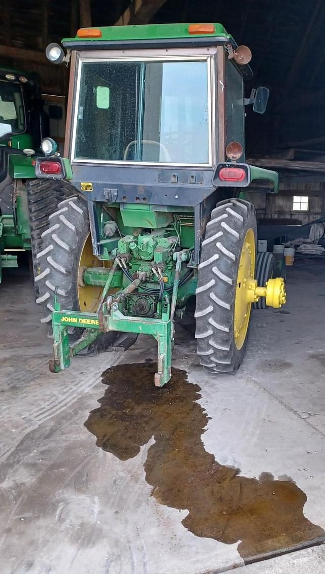 Image of John Deere 4240 equipment image 3