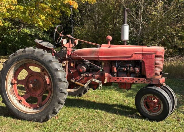 Image of Farmall H equipment image 1