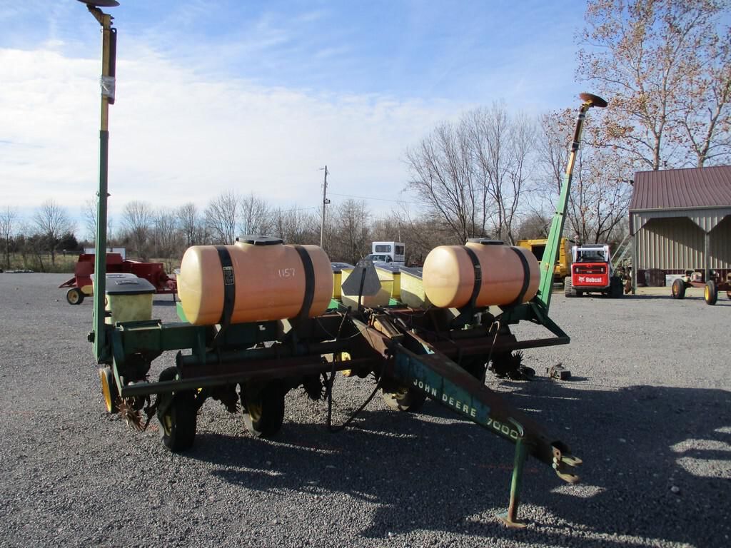 Main image John Deere 7000