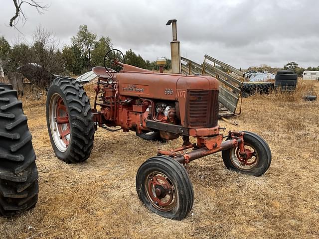 Image of Farmall 300 equipment image 1