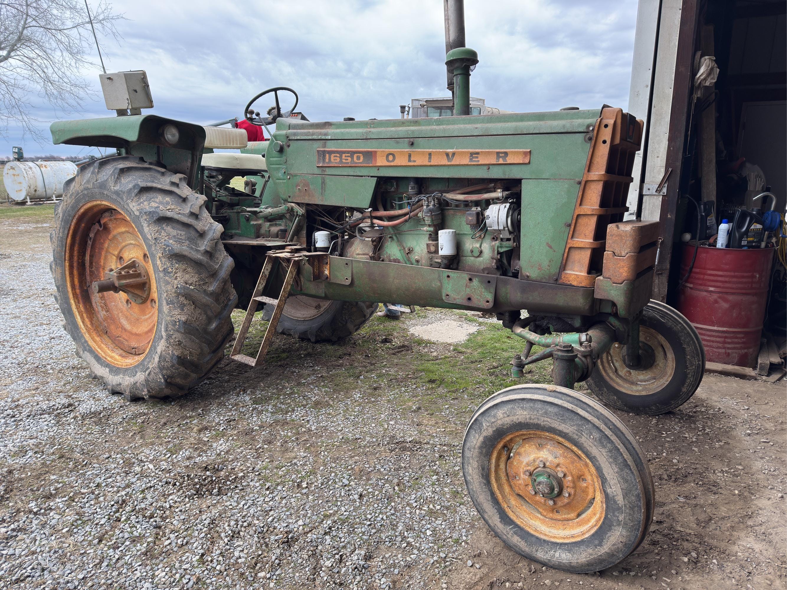 Main image Oliver 1650