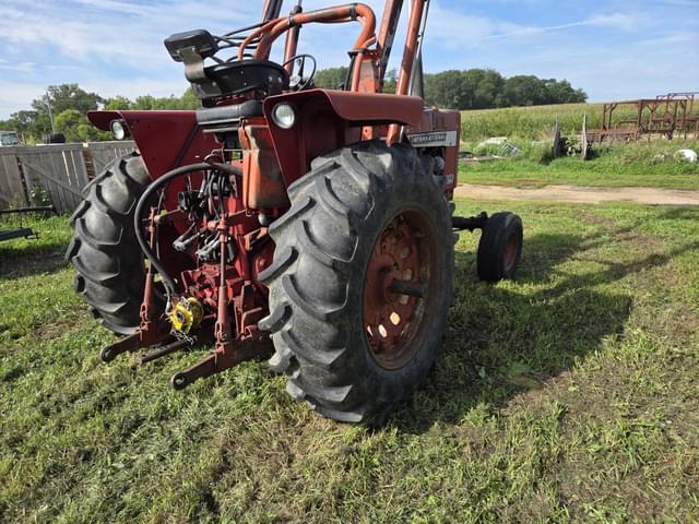 Image of International Harvester 856 equipment image 4