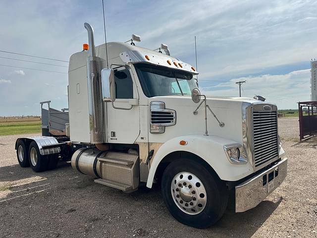 Image of Freightliner Coronado equipment image 2