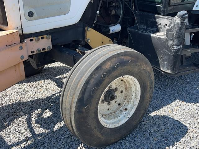 Image of Massey Ferguson 5455 equipment image 1