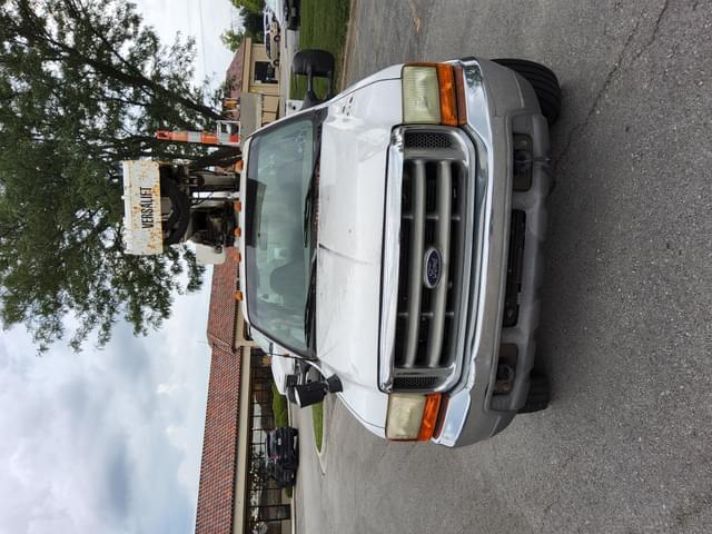 Image of Ford F-550 equipment image 1