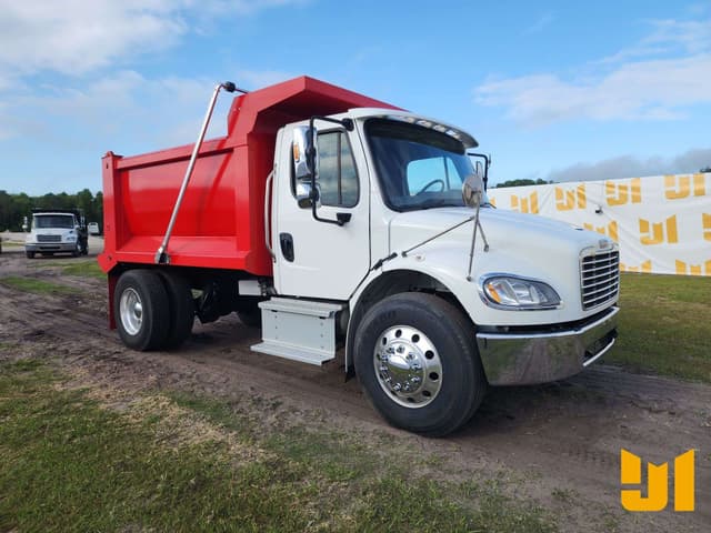 Image of Freightliner M2 equipment image 2