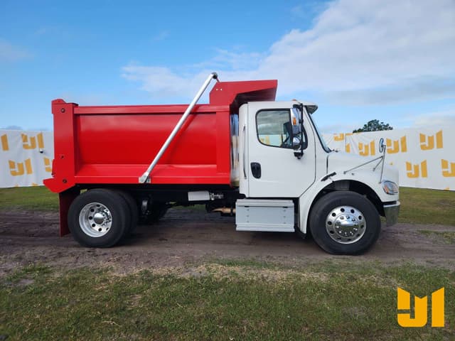 Image of Freightliner M2 equipment image 3