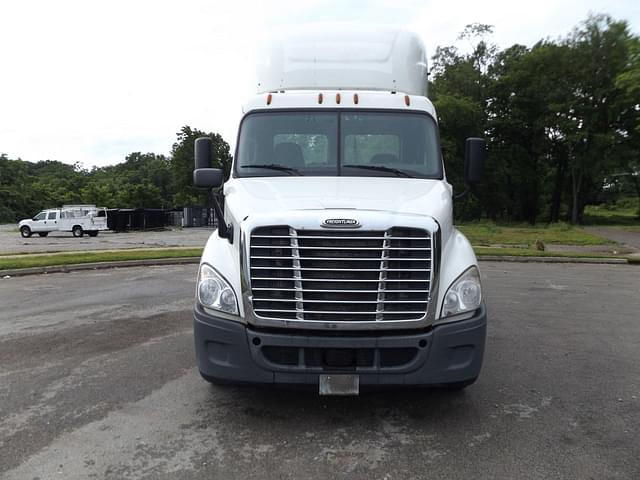 Image of Freightliner Cascadia equipment image 1