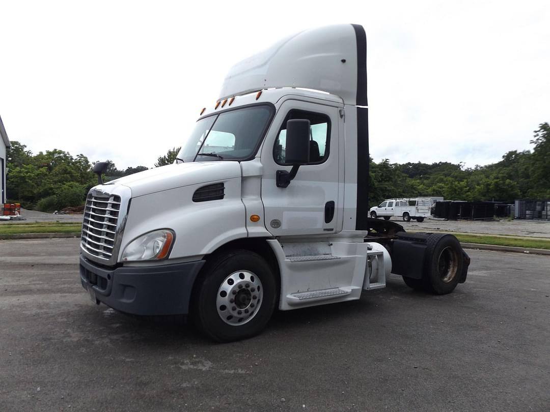 Image of Freightliner Cascadia Primary image
