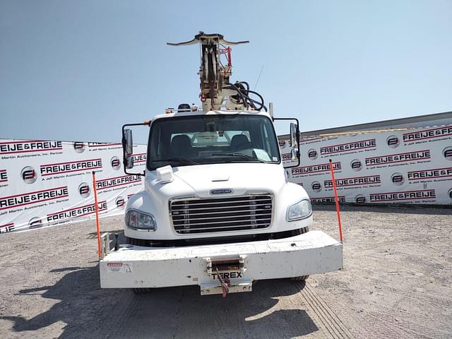 Image of Freightliner M2-106 equipment image 1