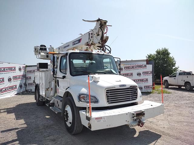 Image of Freightliner M2-106 equipment image 2