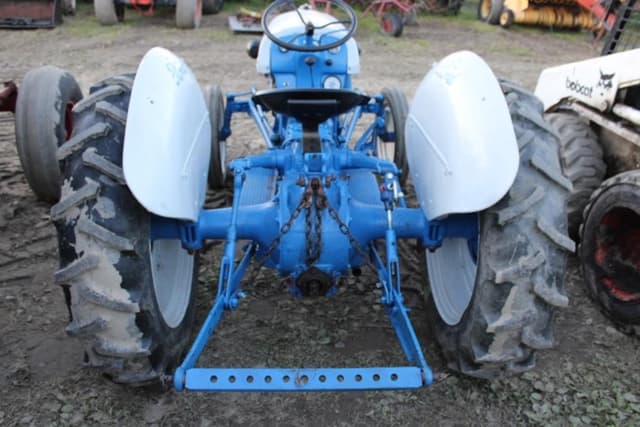 Image of Ford 8N equipment image 3