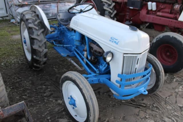 Image of Ford 8N equipment image 1