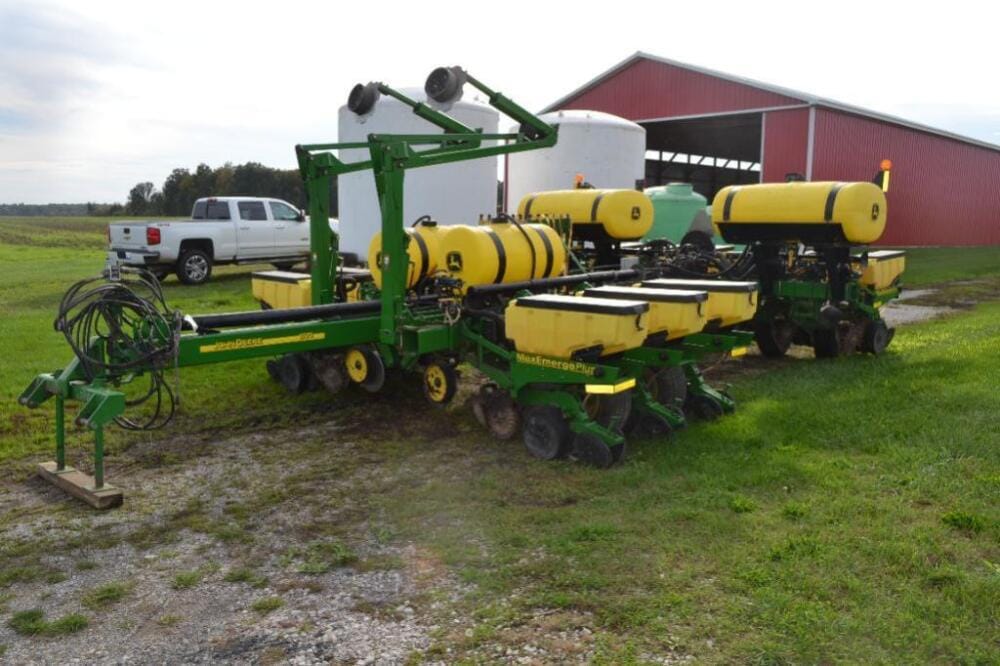 Main image John Deere 1770