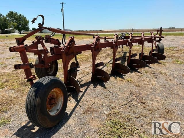 Image of International Harvester 720 equipment image 3