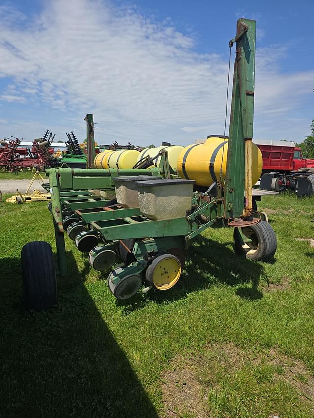 Image of John Deere 7000 equipment image 4