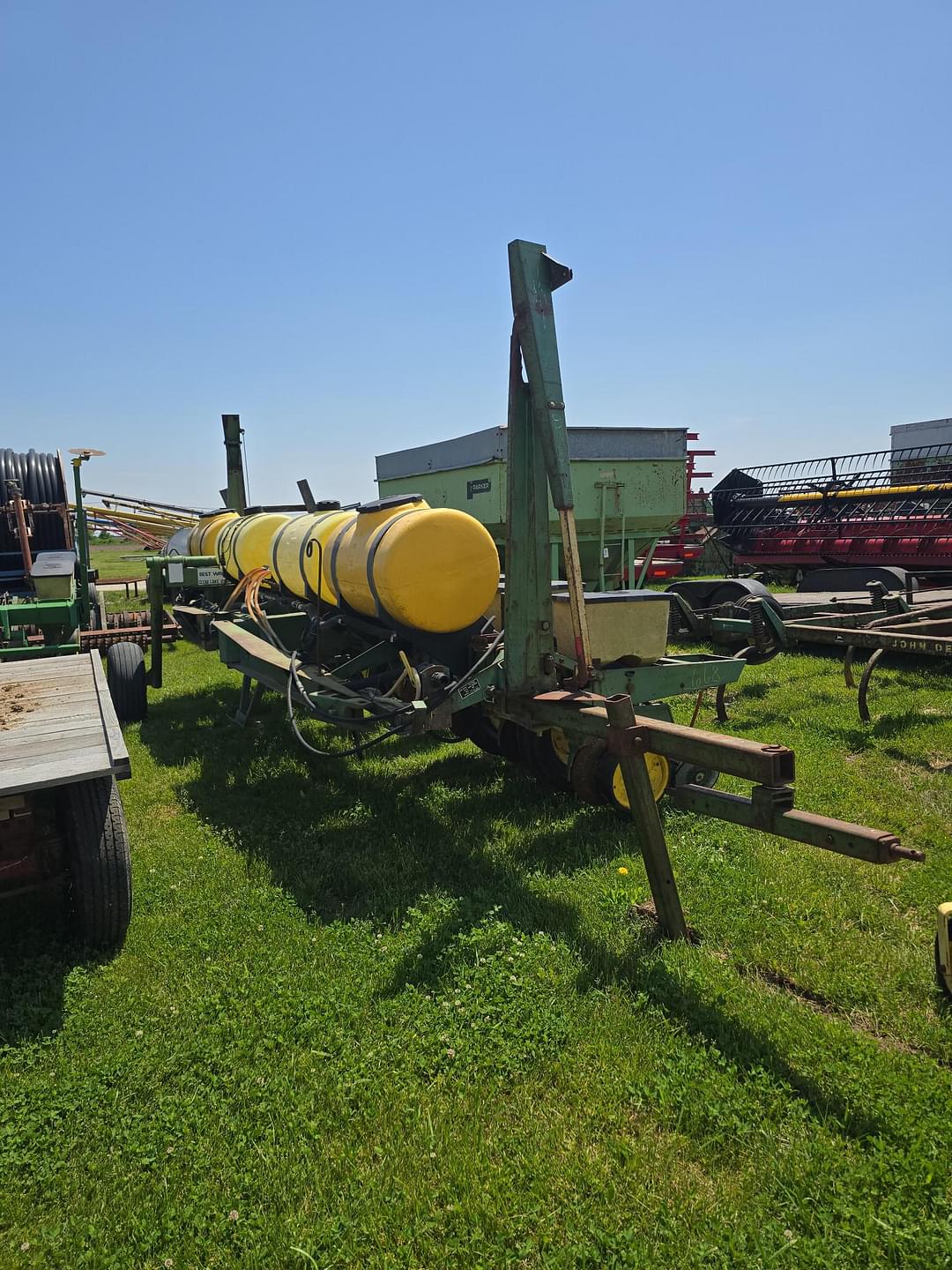 Image of John Deere 7000 Primary image