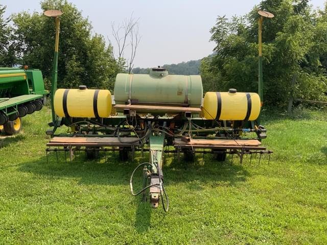 Image of John Deere 7000 equipment image 1