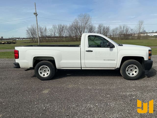 Image of Chevrolet 1500 equipment image 3