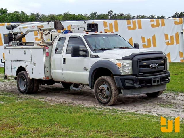 Image of Ford F-450 equipment image 3
