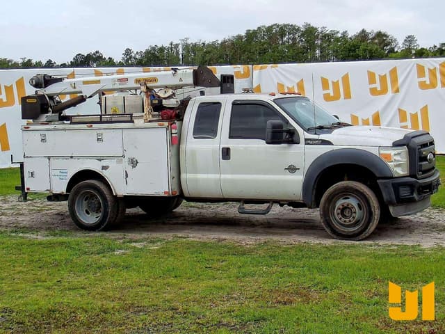 Image of Ford F-450 equipment image 4