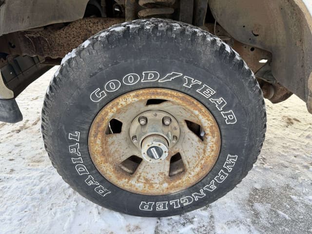 Image of Ford F-150 equipment image 2