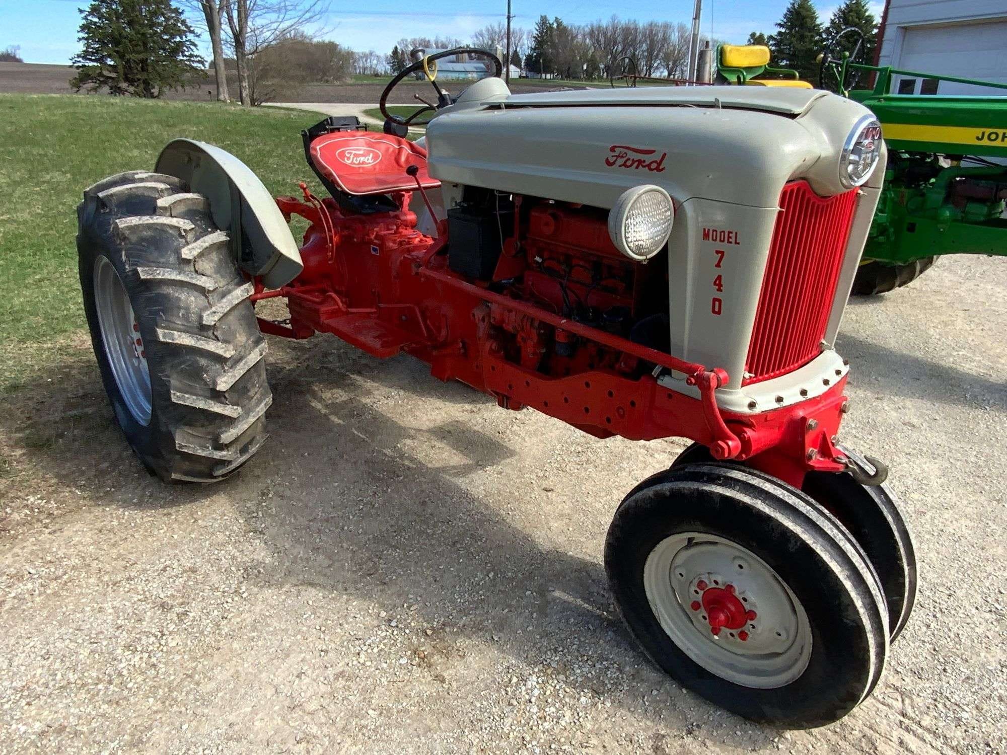 1955 Ford 740 Equipment Image0