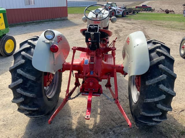 Image of Ford 740 equipment image 3