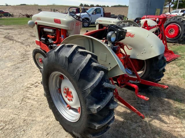 Image of Ford 740 equipment image 2