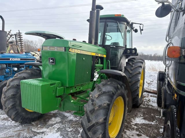 Image of John Deere 4250 equipment image 2