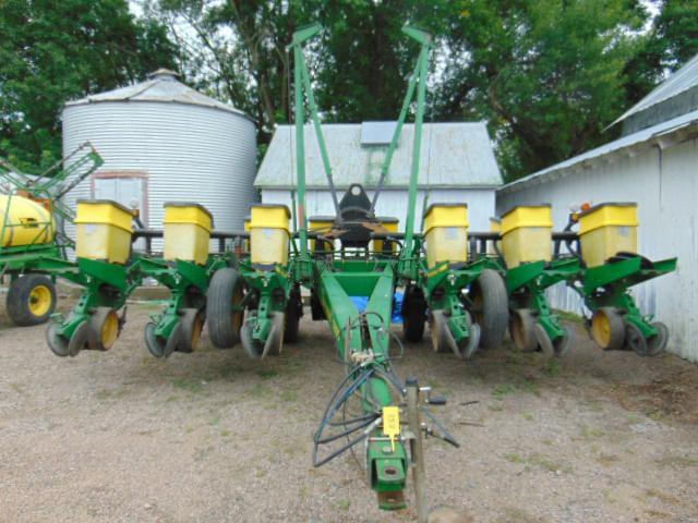 Image of John Deere 7200 Primary image
