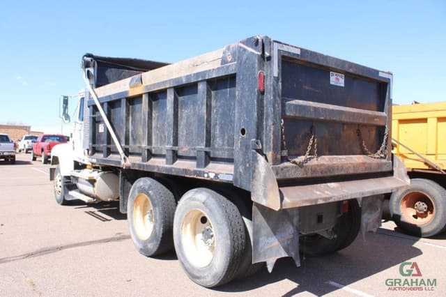 Image of Mack CH613 equipment image 3